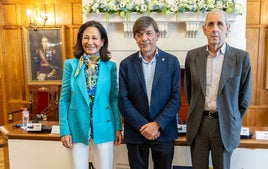 Ana Botín, Carlos Andradas y Antonio Ortiz en la clausura del encuentro