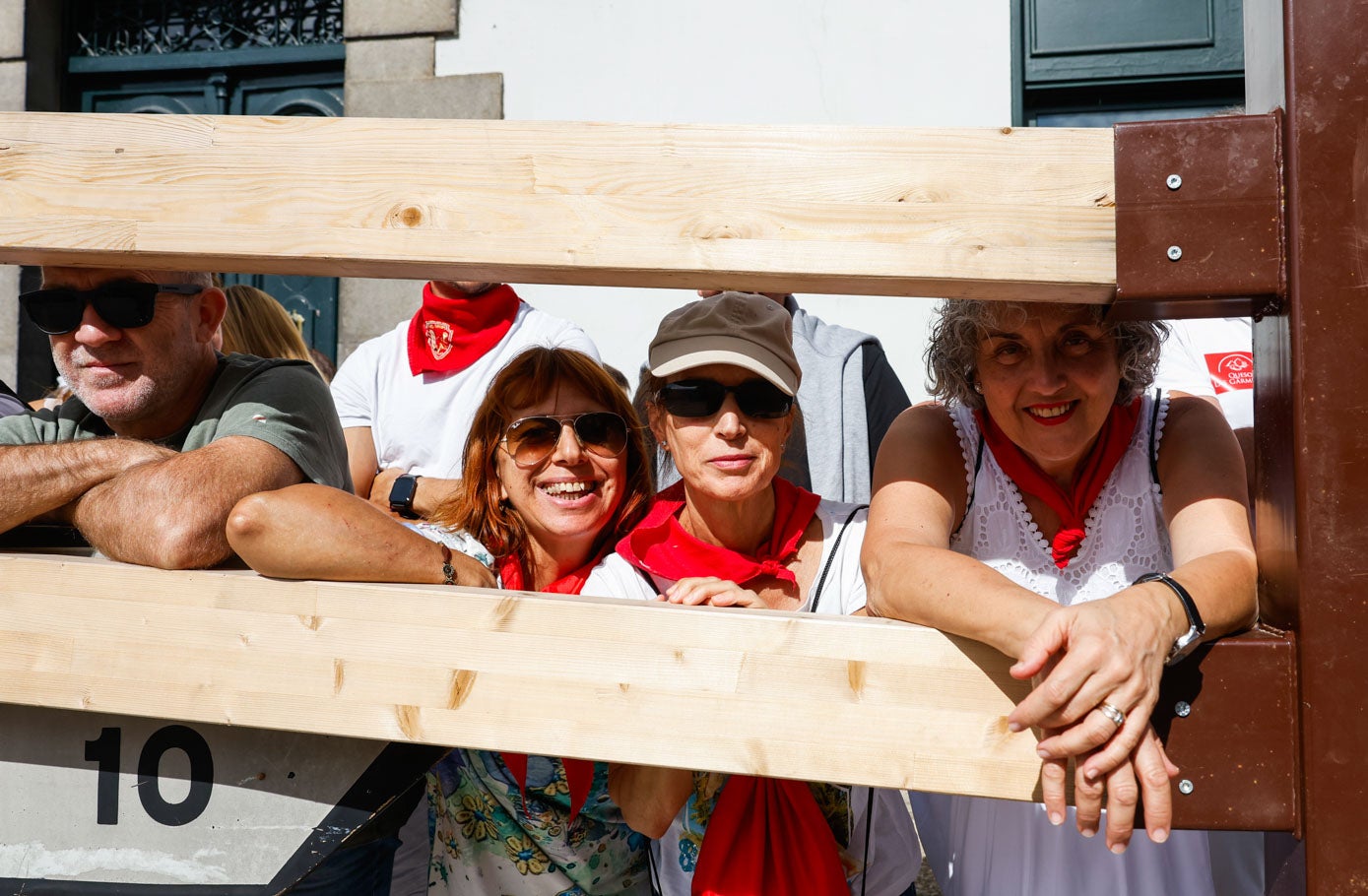 Los vecinos han vuelto a los vallados un año más para encontrar el mejor sitio. 