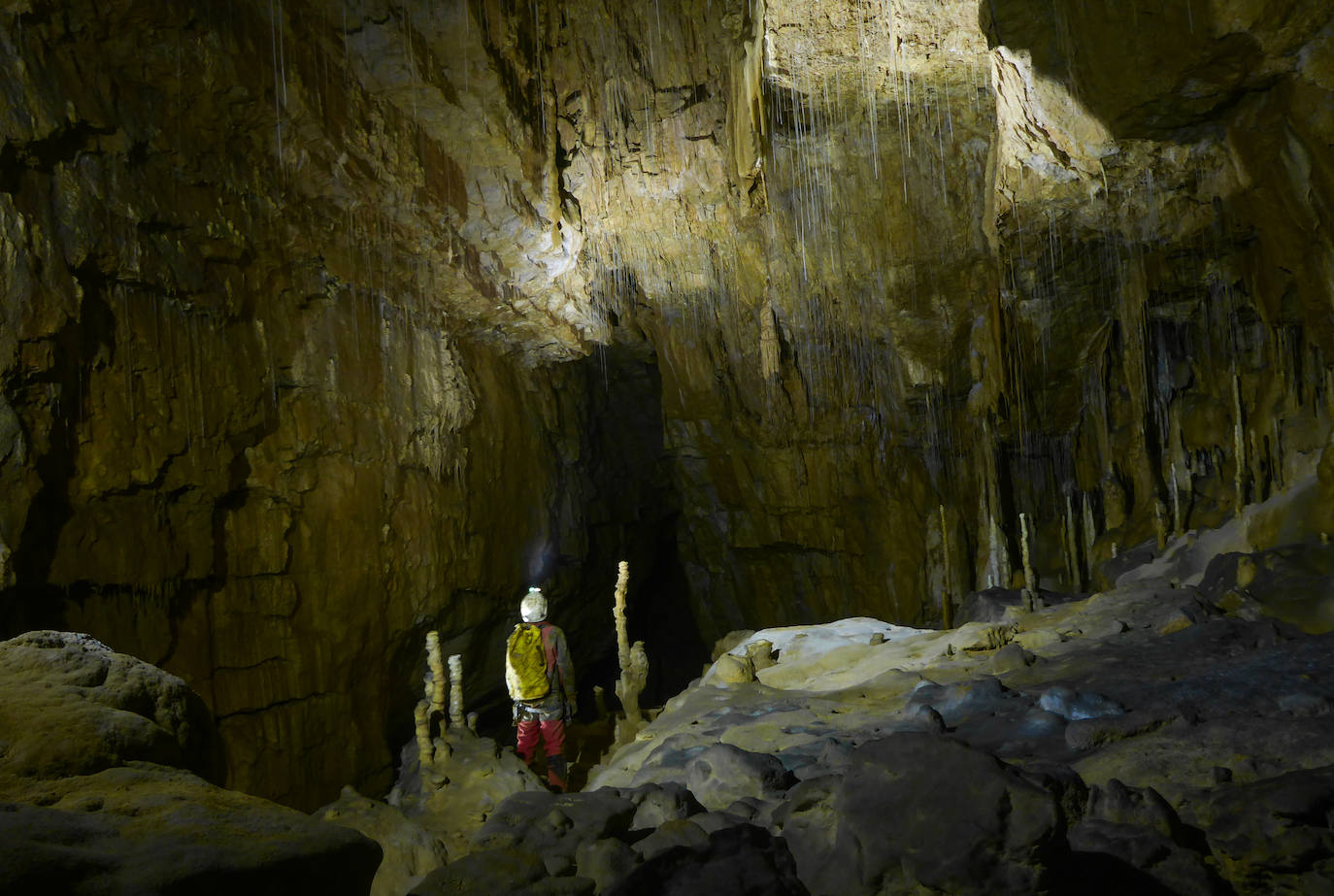 Imagen principal - Nuevo hallazgo de arte prehistórico en Alfoz de Lloredo