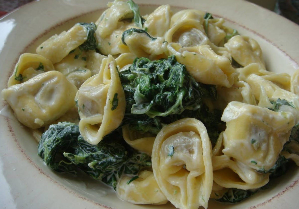 Tortellini con espinacas.