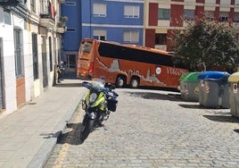 Otro autobús bloqueado en la rampa Sotileza