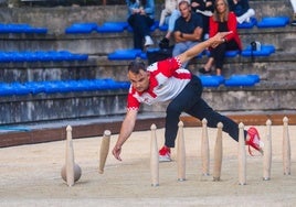 Óscar González fue el mejor en la bolera de Bielva.