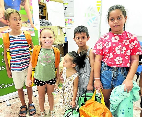 Menores de Cantabria que la Fundación ''la Caixa'' acompaña en el inicio de curso para favorecer la igualdad de oportunidades.