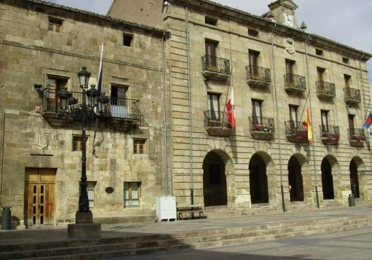 Reinosa congelará todos los impuestos municipales en 2025 salvó el IBI, que sube al 0,63%