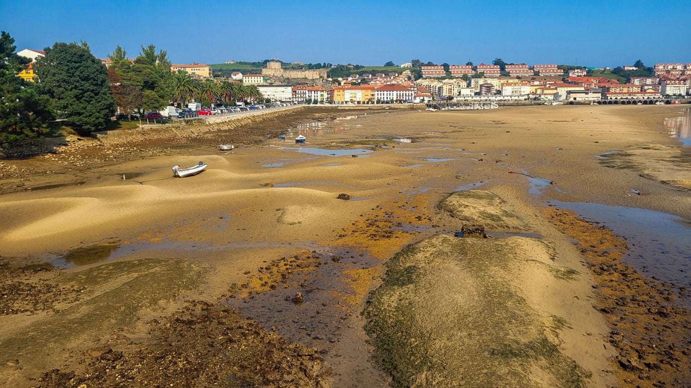 El mar desaparecía en San Vicente y se formaban pequeñas dunas de arena.