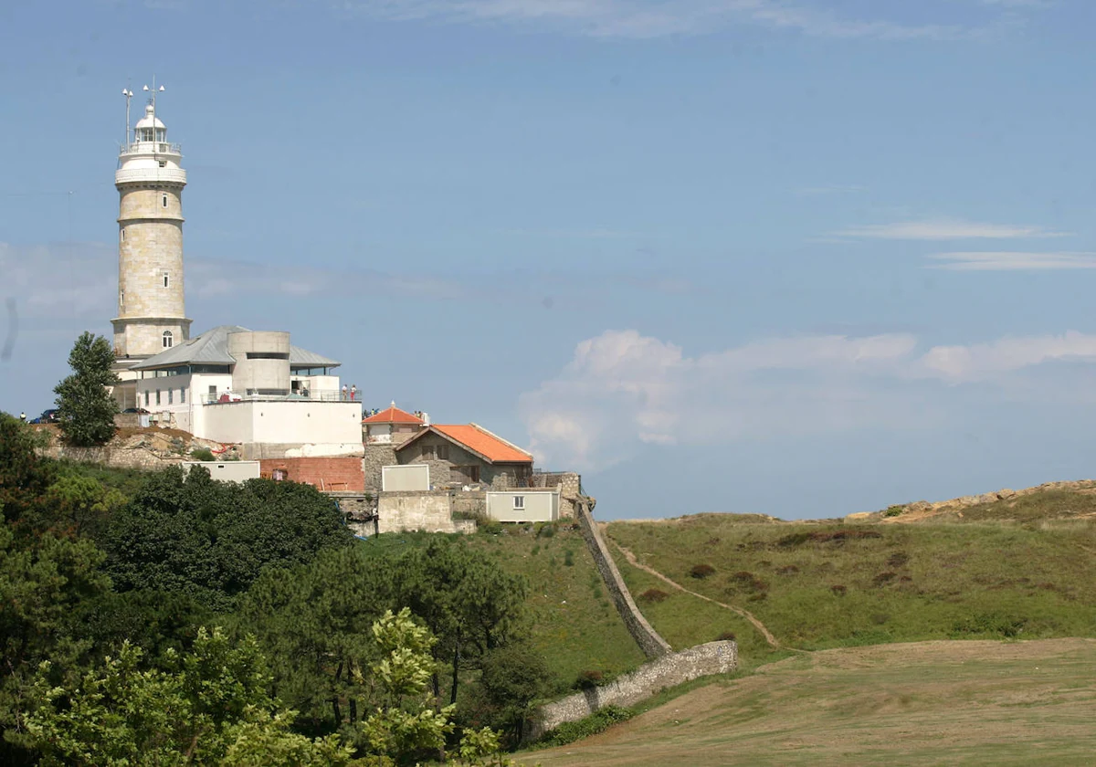 La campa de Cabo Mayor, que acogerá la romería con actuaciones folclóricas.