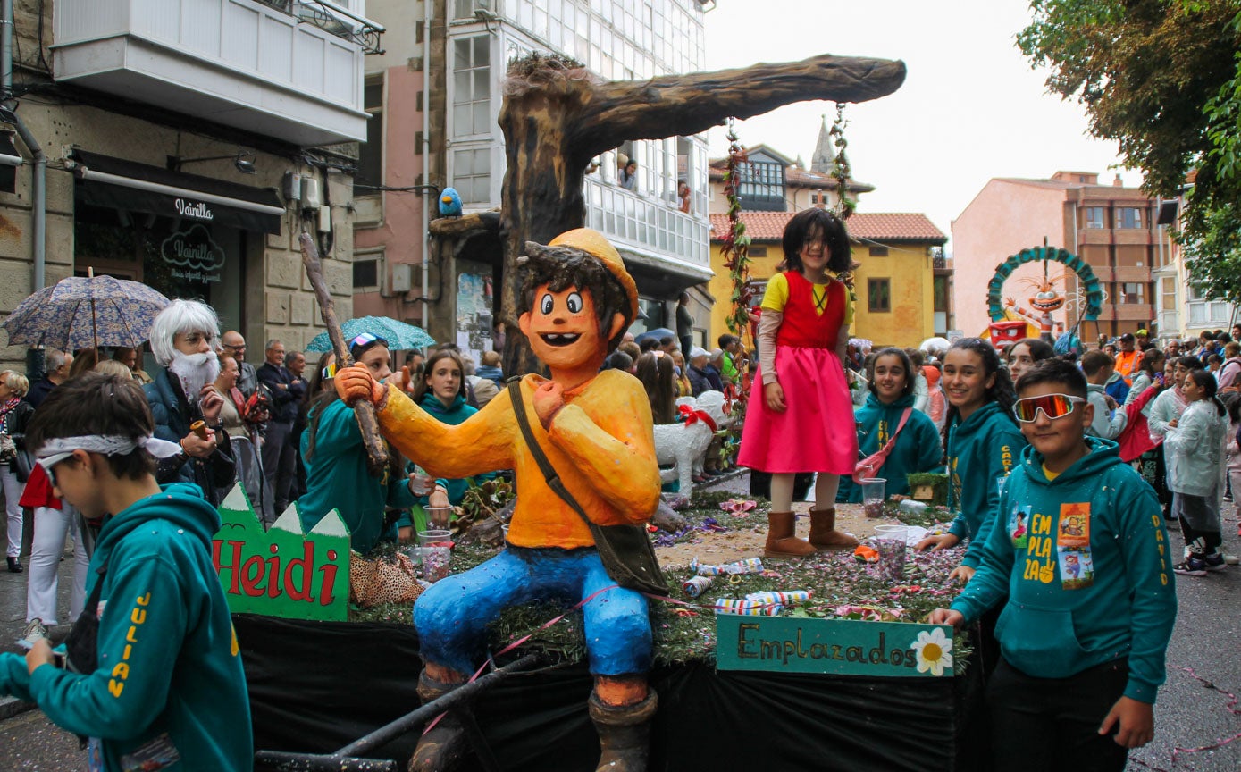 Un clásico como 'Heidi' fue realizado por la peña Emplazados..