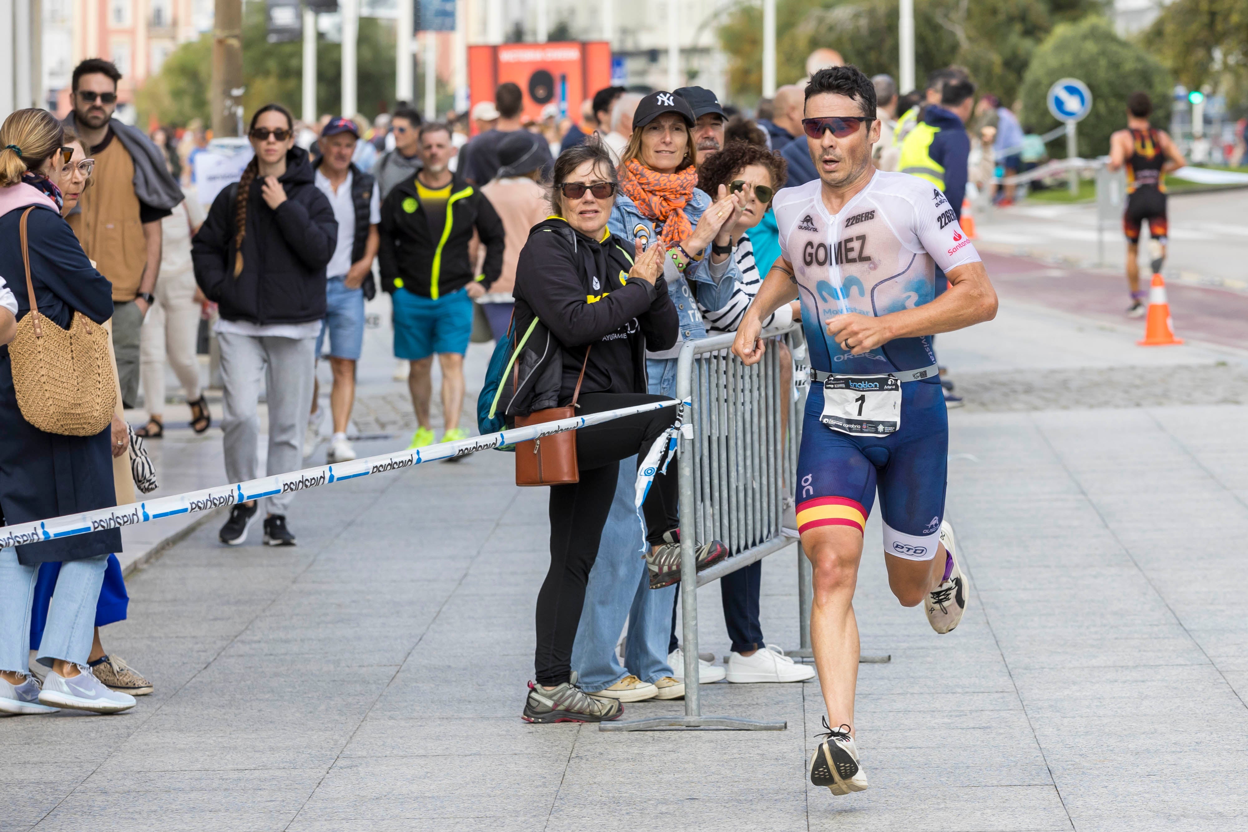 Javier Gómez Noya, triatleta olímpico, pentacampeón del mundo y uno de los deportistas más laureados de la historia, defendía título en la prueba. 