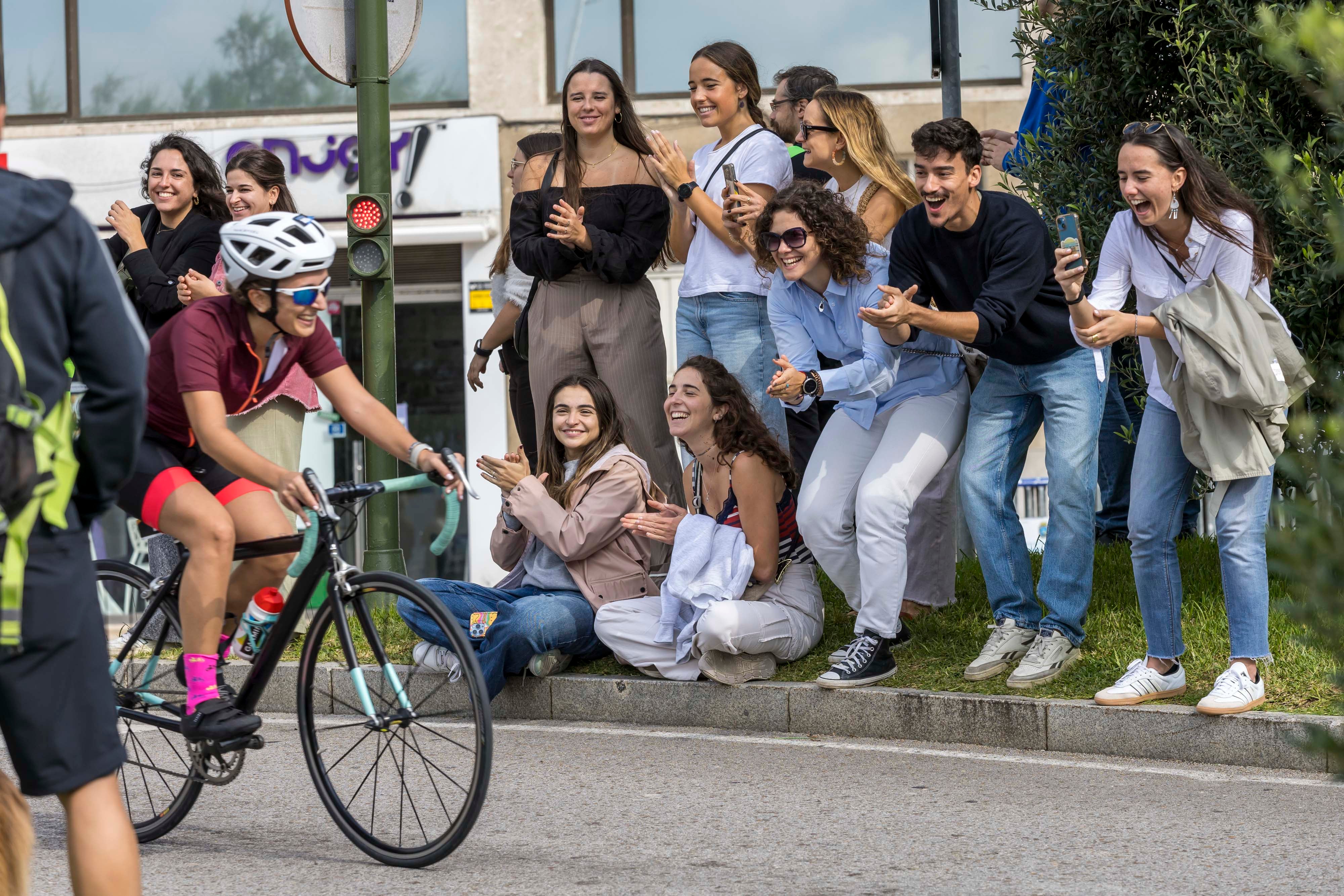 La prueba causó gran expectación y el público no cesó de animar a los participantes