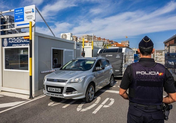 El actual control de pasajeros del Puerto en la Estación Marítima para quienes llegan a Santander con vehículo.