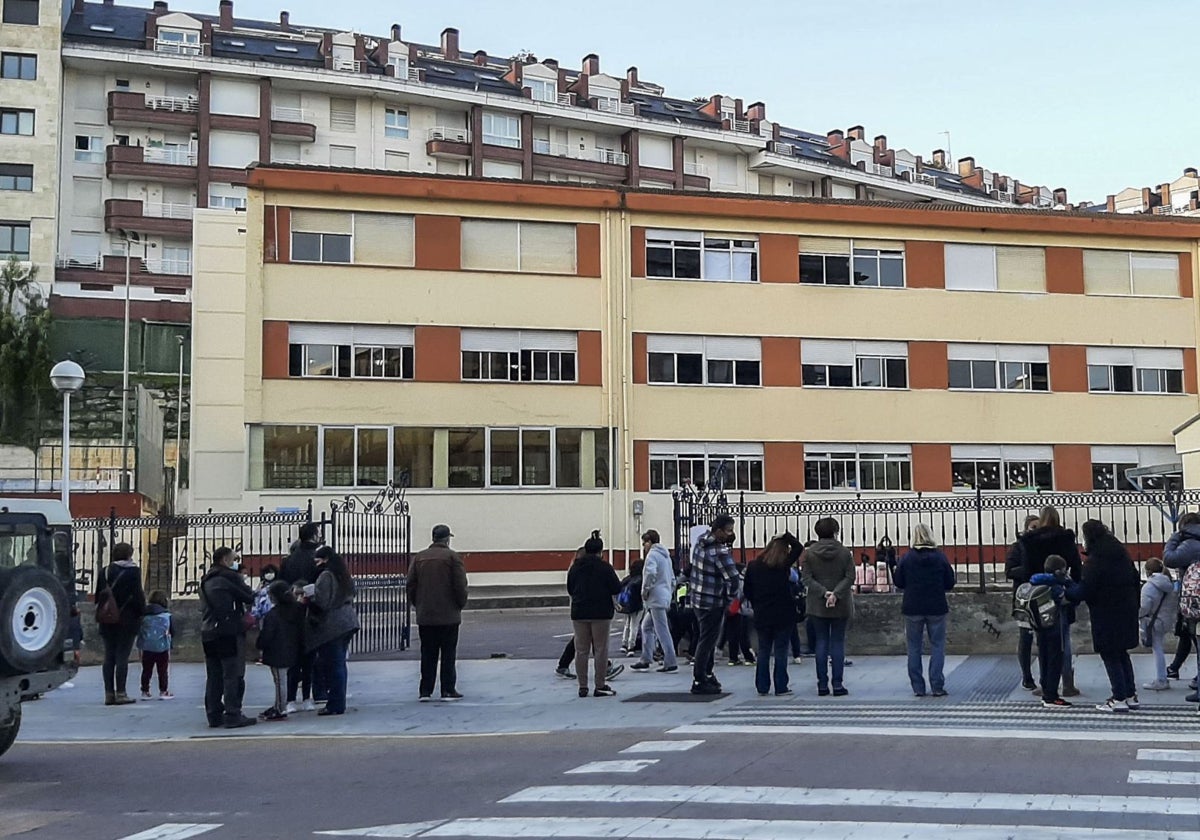 Colegio Arturo Duo de Castro.