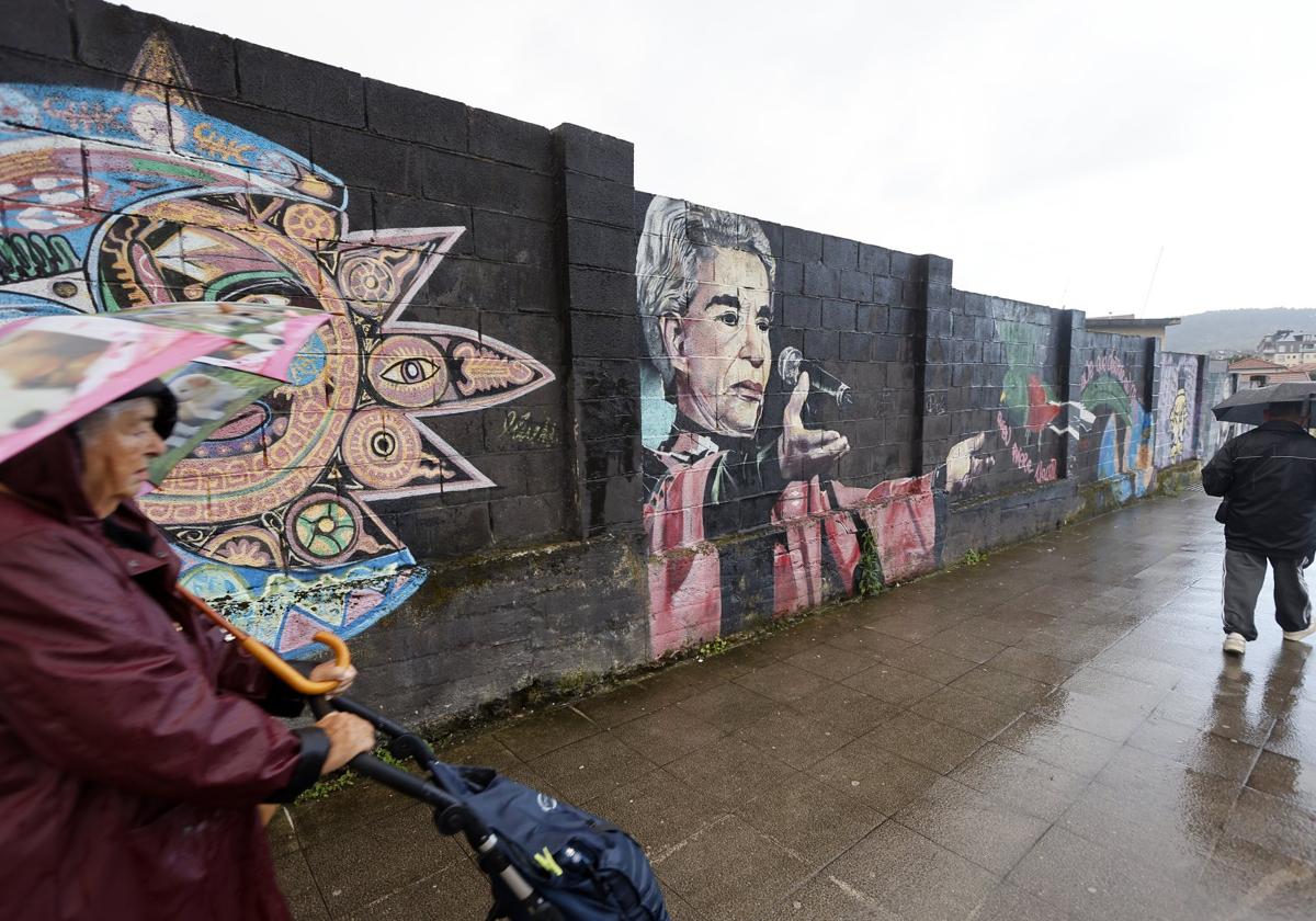 Murales artísticos pintados hace varios años en el entorno del Mercado Nacional de Ganados.