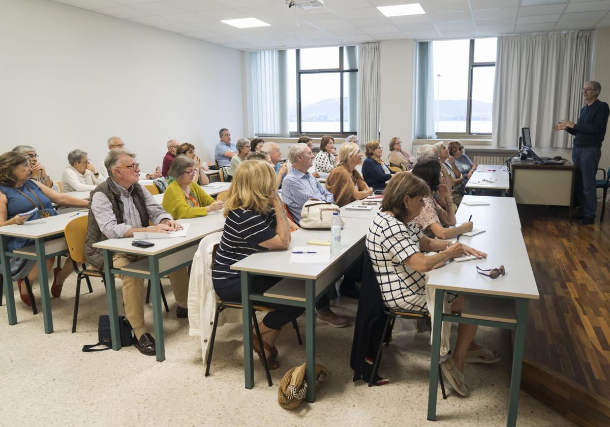 Unate bate su récord e inicia el curso 2024-2025 con más de 2.000 alumnos