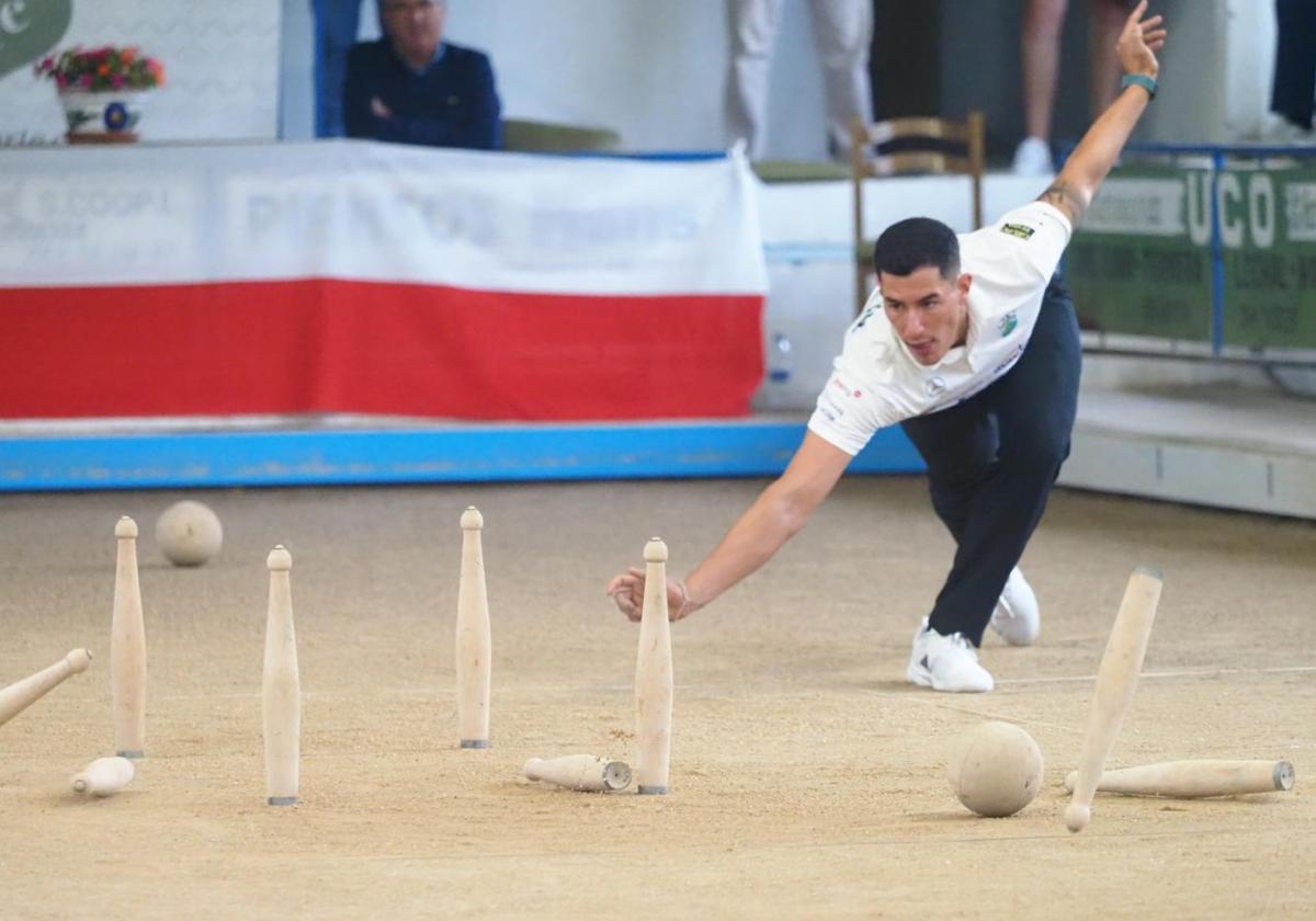 Víctor González ganó ayer en Cosío.