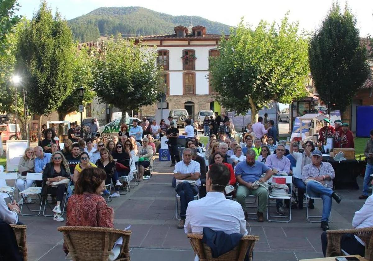 Imagen de archivo de una actividad en la plaza