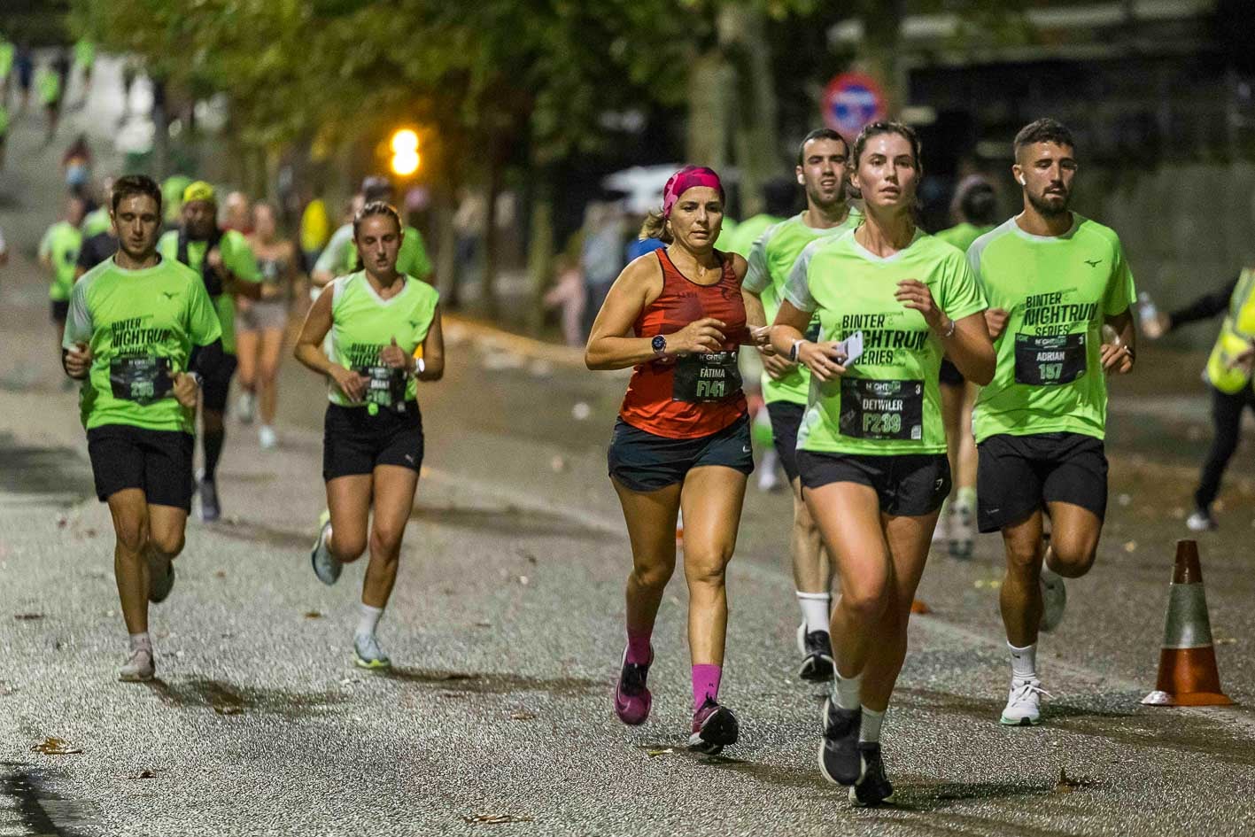 La marea verde toma Santander con la Binter Night Run