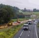 Imagen principal - Las primeras señales de la obra del tercer carril, visibles en los dos márgenes de la autovía