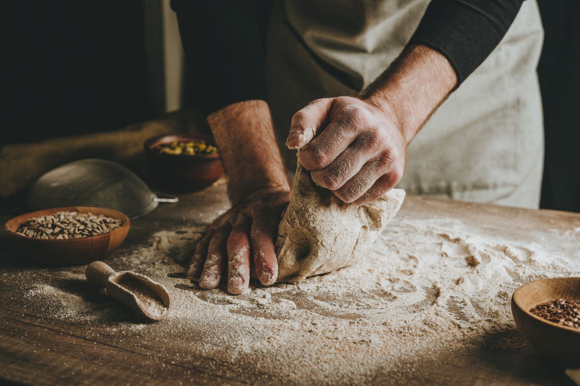 Los nuevos hábitos de consumo se dirigen hacia un modelo que antepone la calidad y pone el foco en elaboraciones artesanas más sanas, nutritivas y sostenibles, lo que ha permitido al sector panadero ralentizar el descenso de su consumo en 2023.