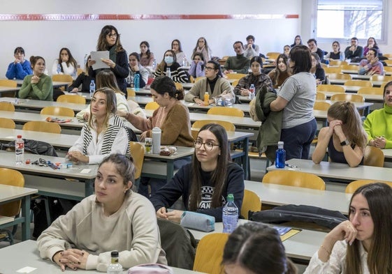 Profesionales de enfermería, durante uno de los últimos procesos selectivos realizados en Cantabria.