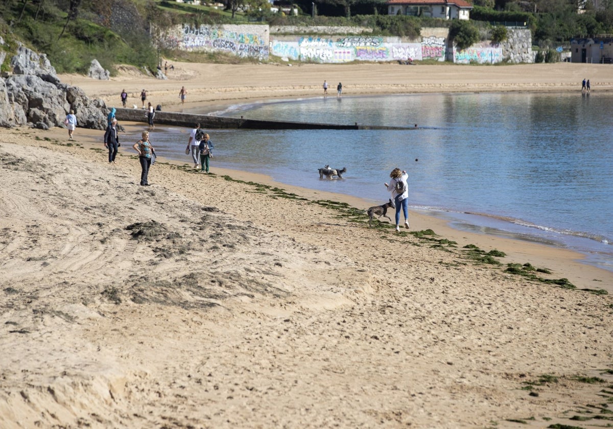 Estado de la playa de Los Peligros tras la borrasca 'Kirk'