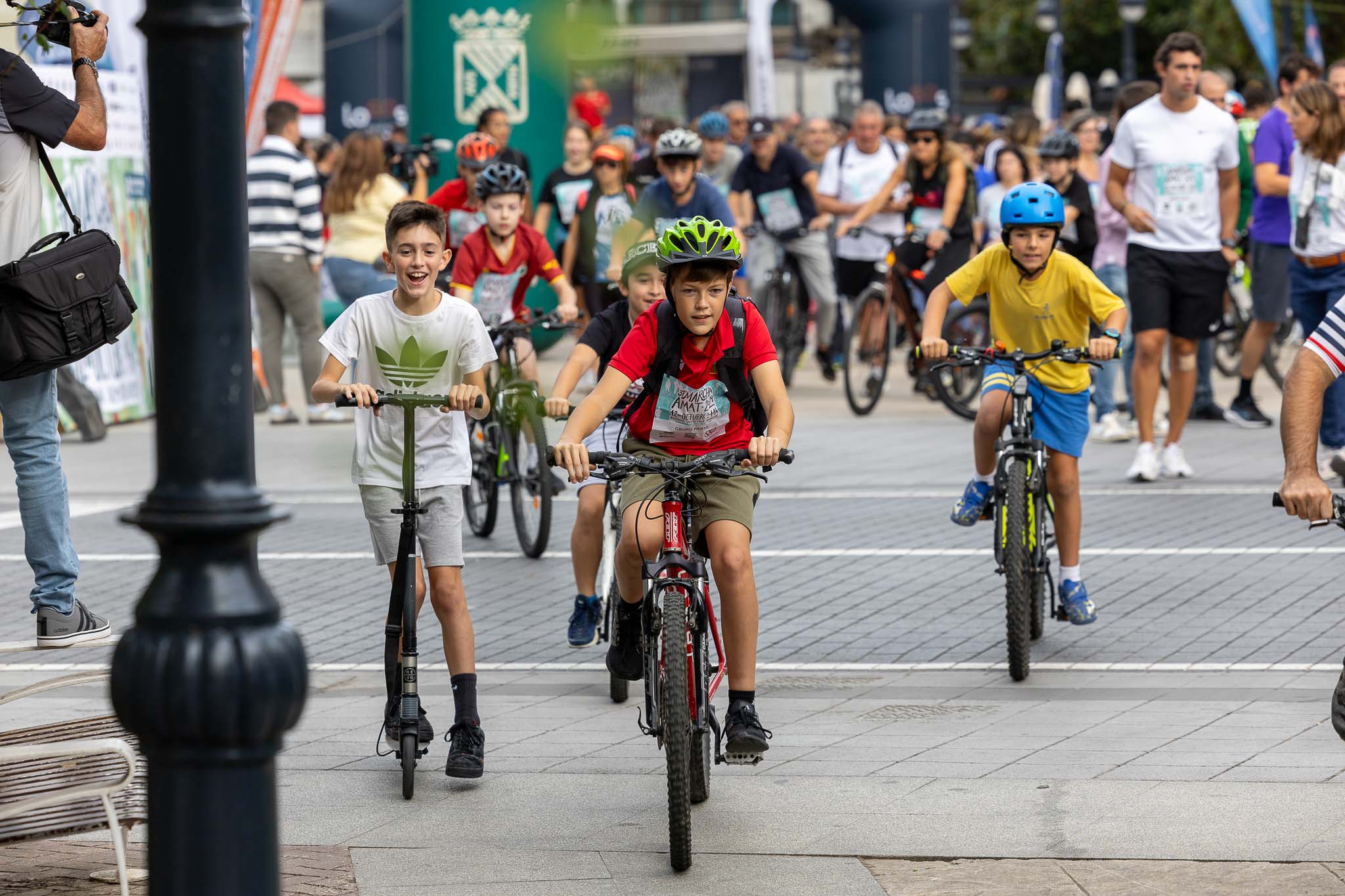 Algunos participantes hicieron el recorrido en patinete o bicicleta.