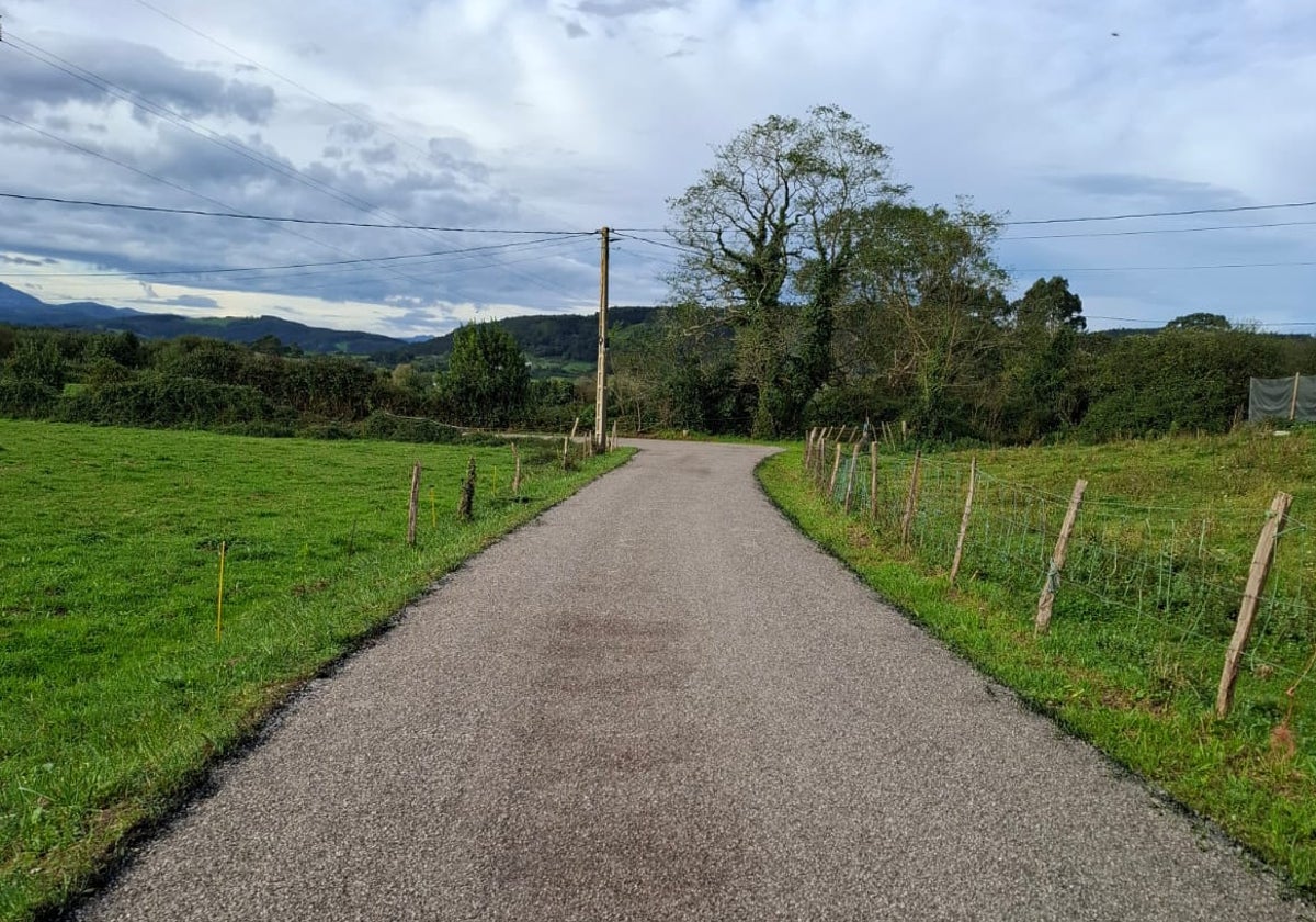 Camino rural de  Lirio a la Lastra.