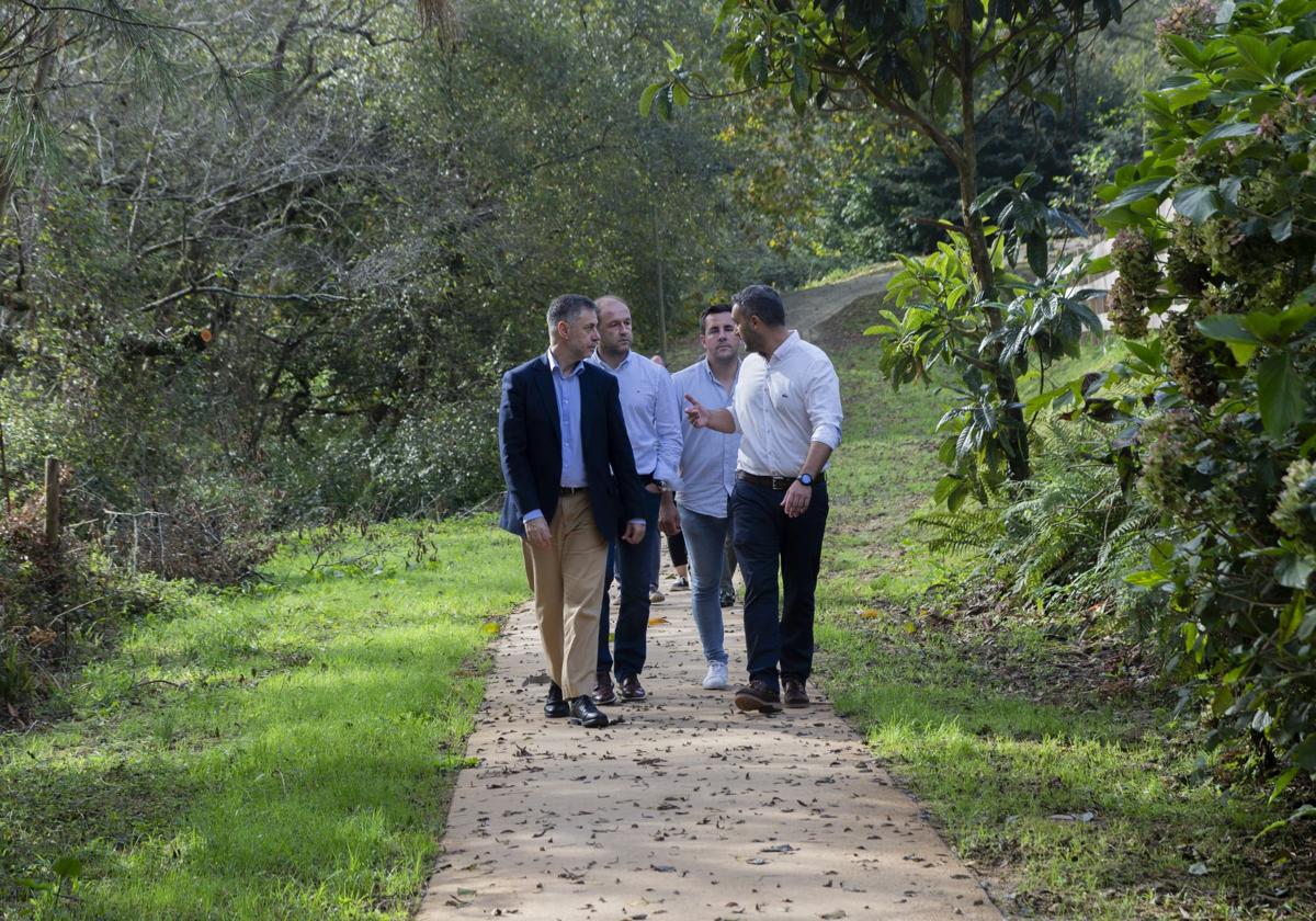 Ribamontán al Monte recupera la senda en torno al río Pontones