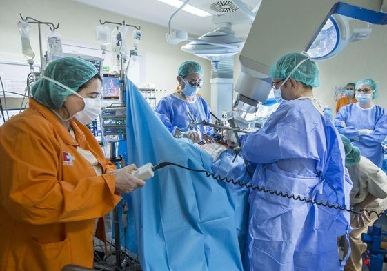 Imagen de archivo en los quirófanos del Hospital Valdecilla.