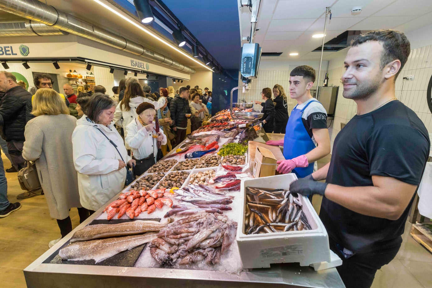 La redistribución de los espacios del mercado parte de dos zonas conceptualmente distintas, sin que por ello se encuentren segregadas entre sí.