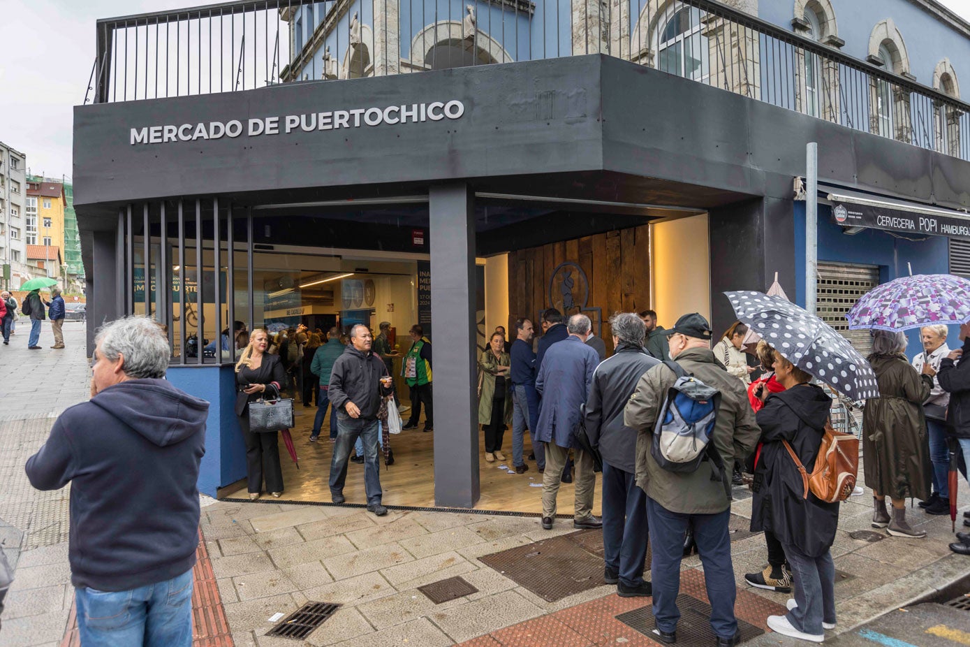 'La plazuca del pescado'. Así era como se conocía al antiguo mercado de Puertochico, como se recuerda en la placa conmemorativa