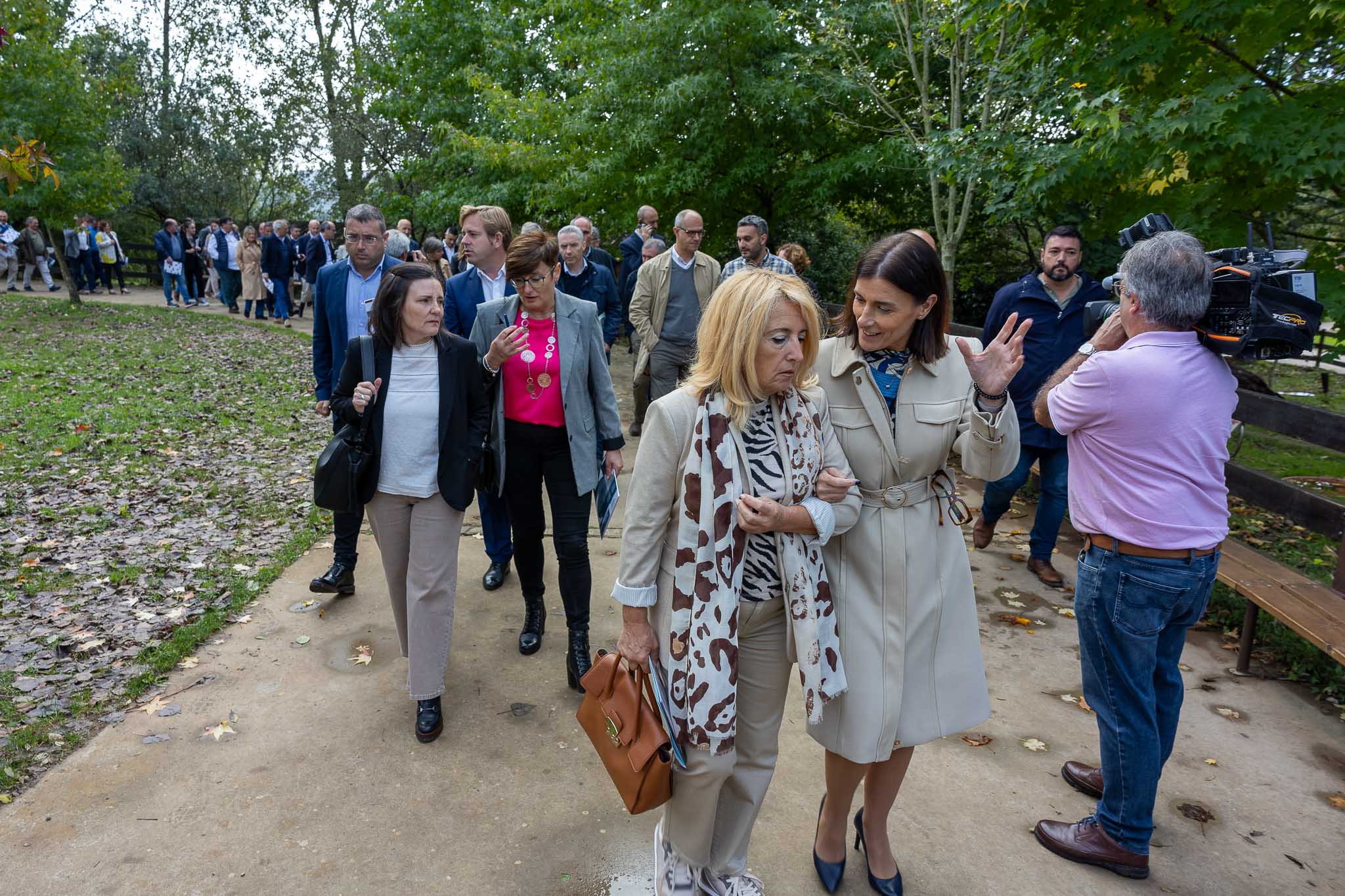 La alcaldesa de Santander, Gema Igual, también tomó la palabra. Lamentó las diferencias, pero celebró el buen trabajo de los regidores cántabros de todos los signos políticos.