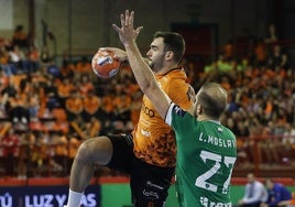 Jakub Prokop, del Bathco, durante el partido ante el Nexe.