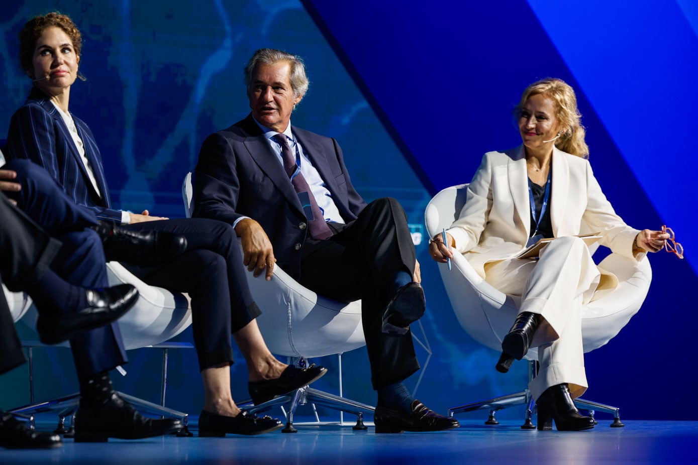 Sabina Fluxá, Andrés Sendagorta y Belén Viloria durante el debate 'Pilares de un futuro mejor: Las claves del impacto positivo'.