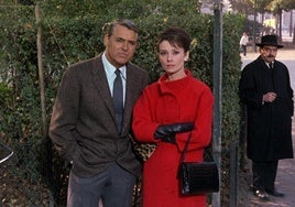 Cary Grant y Audrey Hepburn en 'Charada'