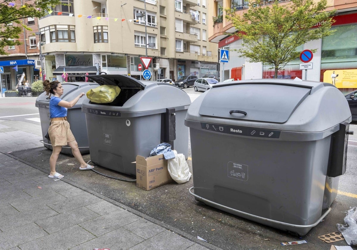 El 'tasazo' de basuras ya se traduce en subidas de más del 100% en distintos municipios del país