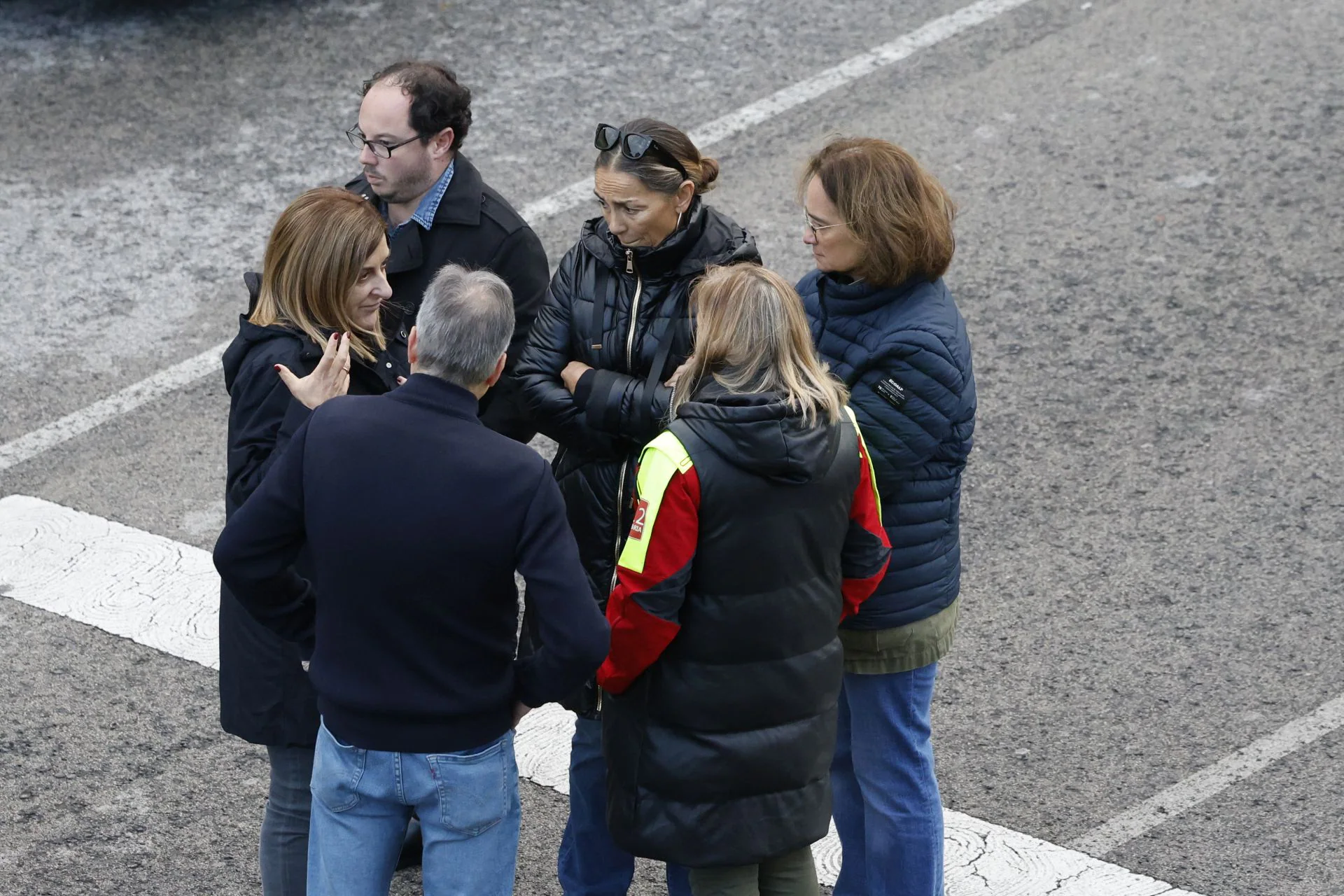 María José Sáenz de Buruaga con el director del 112, Samuel Ruiz, la consejera de Presidencia, Isabel Urrutia, y la concejala Zulema Gancedo.