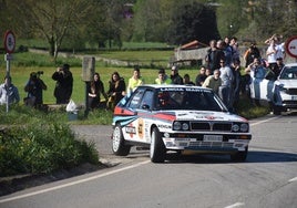 El Lancia Delta Integrale del cántabro Óscar Martínez es un habitual en la prueba de Hoznayo.