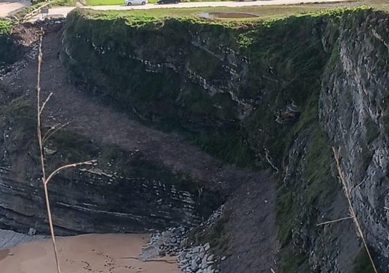 Indignación en Ribamontán al Mar porque Costas ha dejado sin acceso la playa de Langre