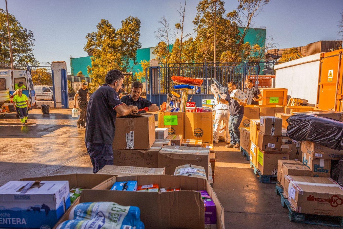 Multitud de productos de primera necesidad y de limpieza e higiene