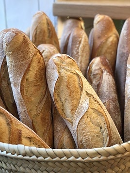 La barra solidaria. Compromiso y solidaridad dentro de un gesto cotidiano