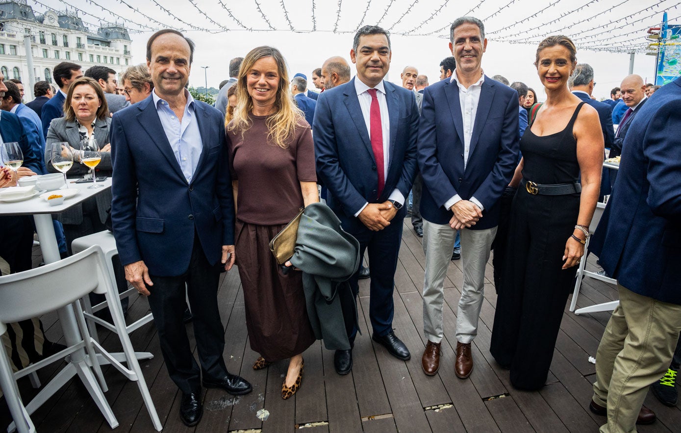 José María Alonso, Isabel García, Juan José González, Carlos Augusto y Eva Fernández.