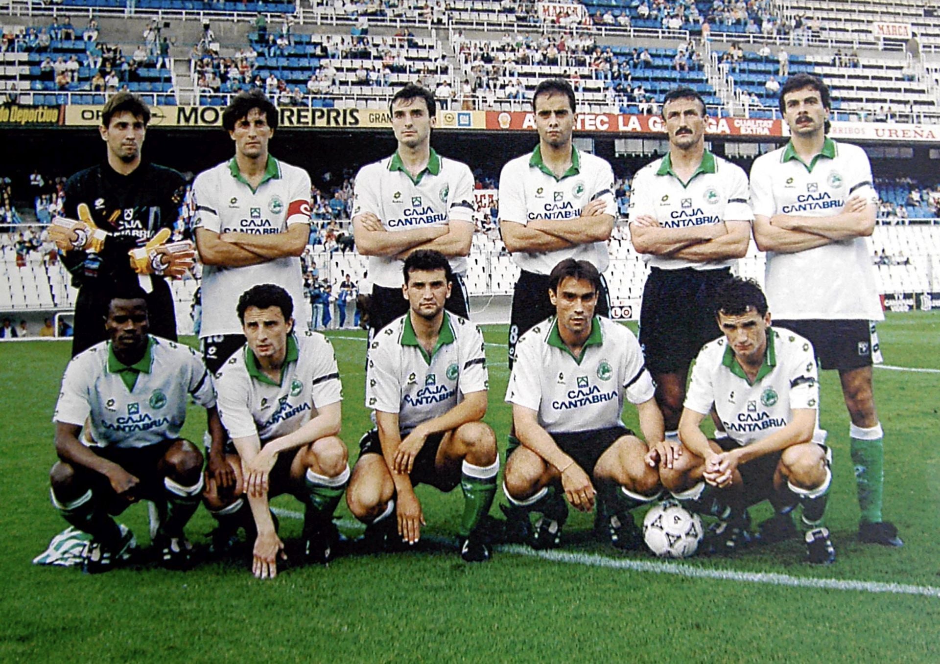 De pie, Ceballos, Quique, Merino, Solaeta, Sañudo y Zigmantóvich. Agachados, Mutiu, Gelucho, Roncal, Pineda y Sabou. 