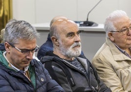 Los exalcaldes de Castro Iván González, Rufino Díaz Helguera y Fernando Muguruza.