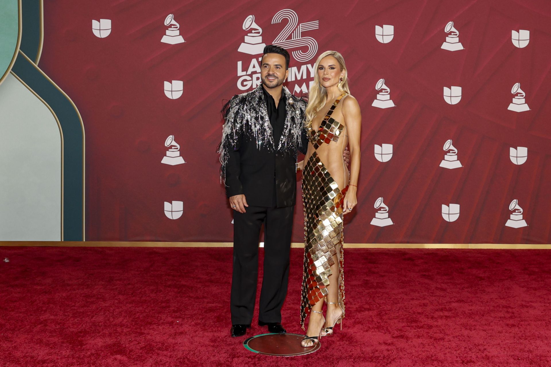 El cantante puertorriqueño Luis Fonsi y su esposa la modelo Águeda López.