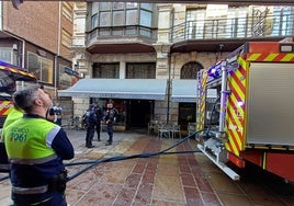 Técnicos del 061, Policía Local y Bomberos del 112 se desplazaron al lugar de los hechos.