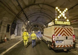 Para reducir el impacto al tráfico los operarios trabajan por las noches, entre las 10.30 y las 6.30 horas