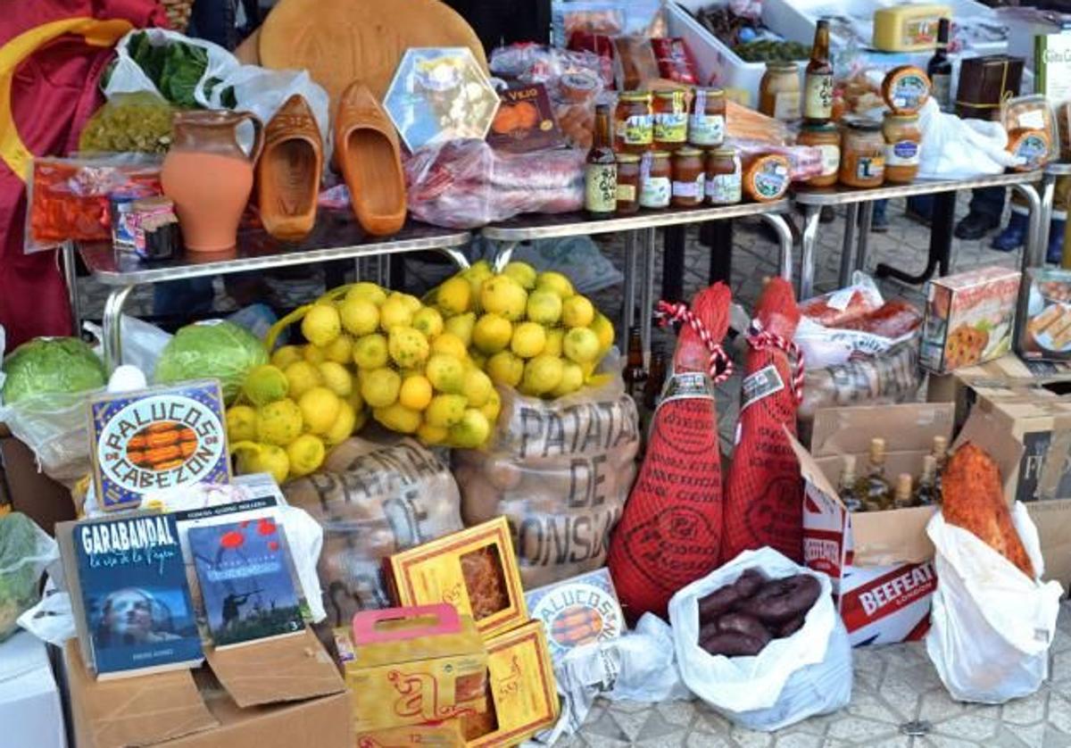 Productos sorteados en una de las ediciones anteriores del 'Cuevanucu de Navidad'.