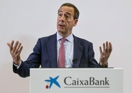 El consejero delegado de CaixaBank, Gonzalo Gortázar, ayer en la presentación del plan de la entidad.