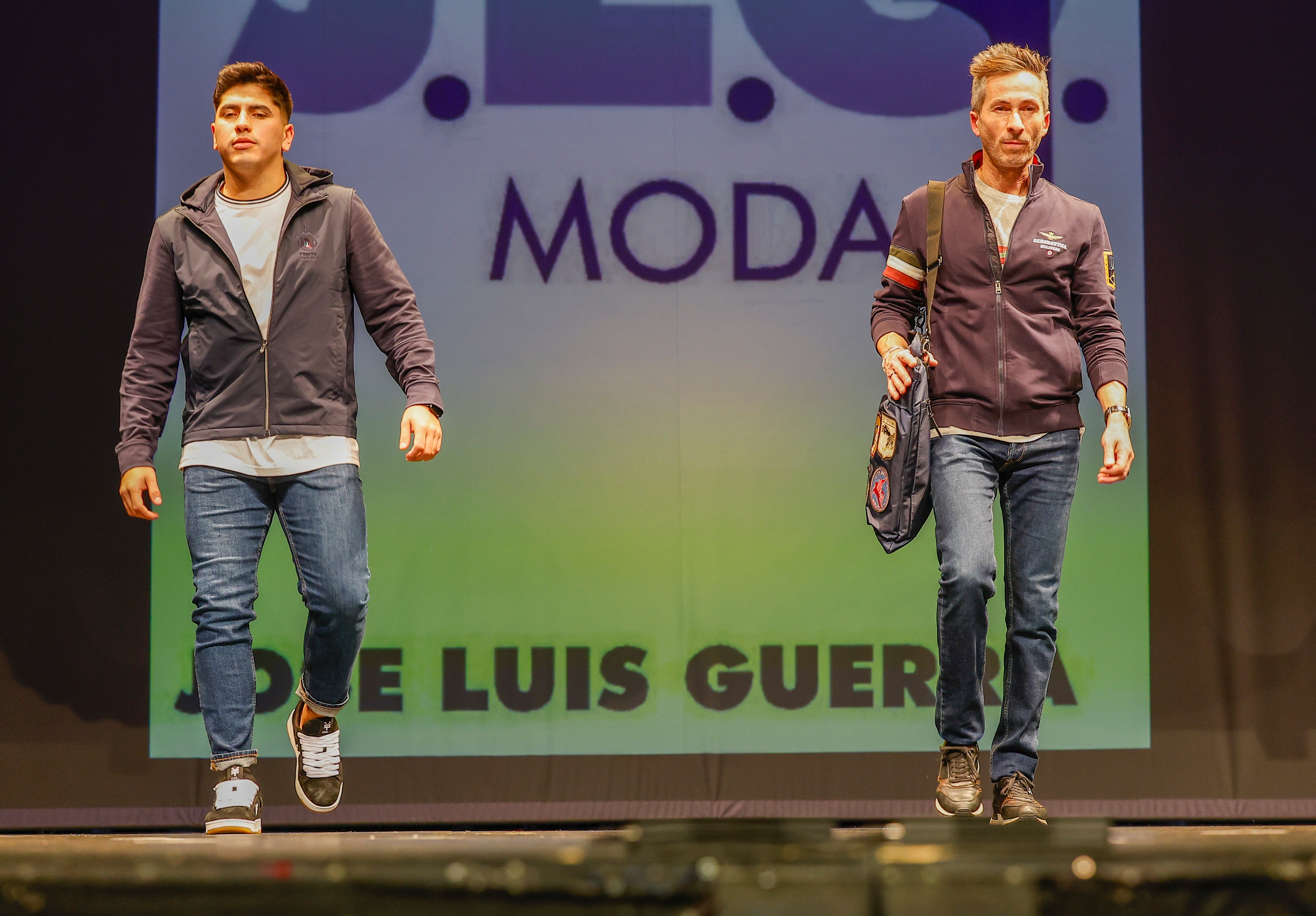 Tomás Cisneros y Fernando Díaz desfilan en el Concha Espina.