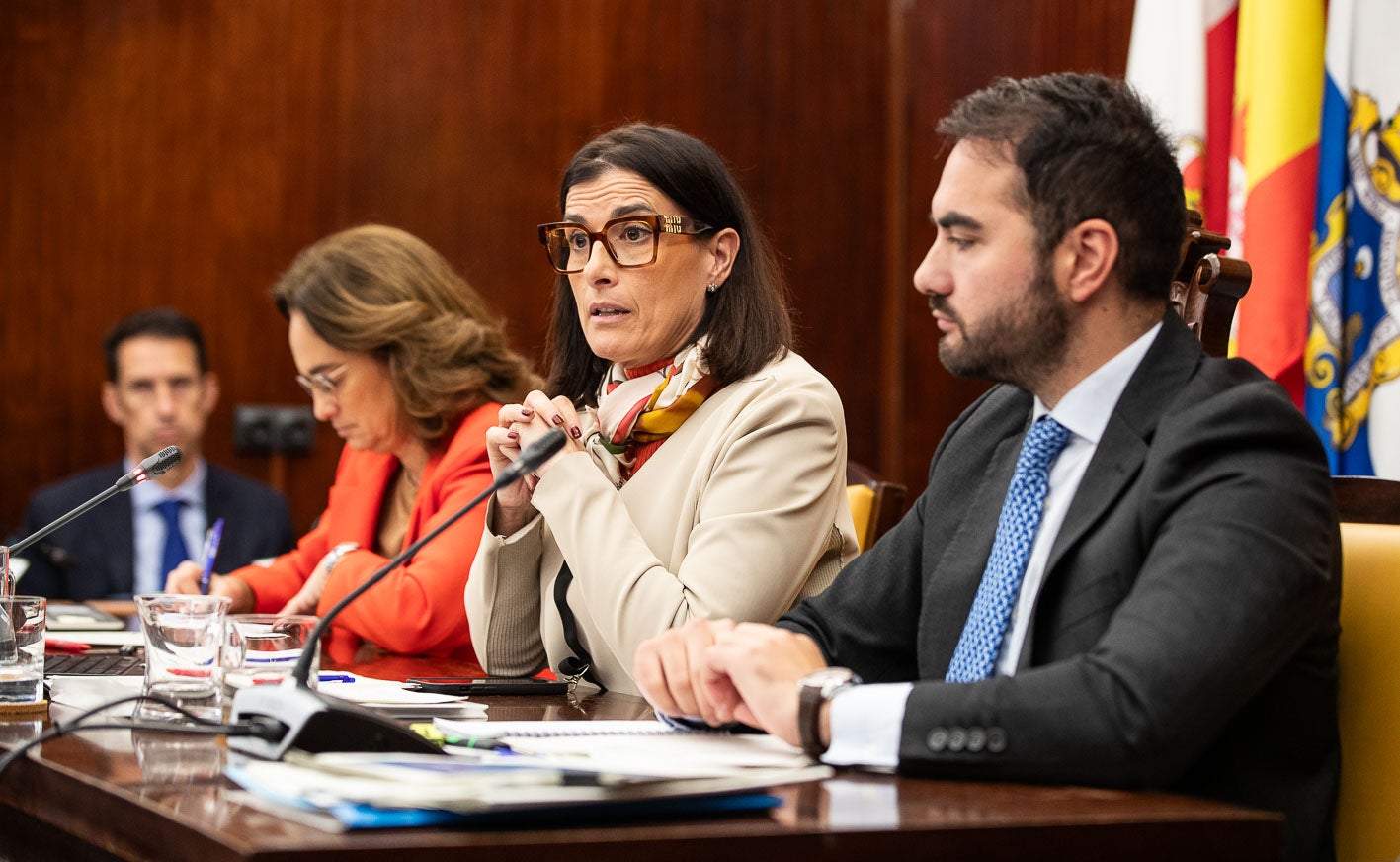 La alcaldesa de Santander, Gema Igual, junto al concejal de Economía, Javier García y la concejala de Medio Ambiente, Margarita Rojo. 